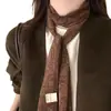 Bufanda de Seda con Diseño de Flor de Anacardo Cadena para Suéter Moda Otoño e Invierno Retro Versátil Joyería Elegante de Nicho para Mujer