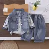 Conjunto de Ropa de Otoño para Niños 2026 Nuevo Estilo Bebé Niños Primavera y Otoño Elegante Chaleco de Mezclilla Conjunto de Tres Piezas de Manga Larga