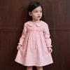 Vestido de manga larga infantil transfronterizo 2026 otoño/invierno estilo europeo y americano para niña pequeña y joven vestido con cuello de muñeca venta al por mayor