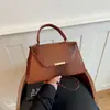 Bolso de mano pequeño cuadrado de color degradado para mujer, bolso de hombro versátil vintage con patrón de cocodrilo de alta gama, bolso cruzado simple y elegante