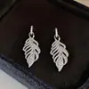 Pendientes Minimalistas de Hoja Hueca con Circonita Estilo Aguja de Plata, Pendientes de Lujo Ligero de Alta Gama, Accesorios para Orejas de Nicho de Moda Coreana