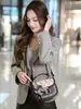 Bolso de Hombro Cruzado para Mujer con Estampado Retro de Nicho, Versátil para el Trabajo, Gran Capacidad, Bolso tipo Silla de Montar de Mano, Nuevo para la Primavera de 2026