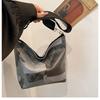 Bolsa Tote Transversal de Cor Contrastante Feminina Grande Capacidade 2024 Nova Casual Costura Ombro Único Bolsa para Faculdade Estudante Aula