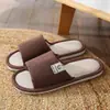 Chinelos de Algodão para Casal Primavera e Outono Femininos Verão Linho Casa Interior Piso de Madeira Fundo Macio Casual Antiderrapante Sapatos Preço Especial