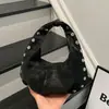 2026 Nova Moda Estilo Retrô Nicho Rebite Bolsa de Axila High-End Casual Simples Uma Alça Transversal