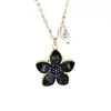 Collar de flores pequeñas de estilo Ins de lujo ligero para mujer, collar con colgante de perla, joyería coreana simple y a la moda, de temperamento dulce