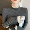 Camiseta base de manga larga para mujer, estilo extranjero, cuello alto de terciopelo, costuras de encaje, otoño e invierno, ins, corte ajustado, fina, interior