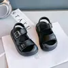 Sandalias Infantiles Verano Nueva Moda Sandalias Abiertas para Niñas Suela Suave Ultraligera Zapatos Antideslizantes para Niños para Exteriores Playa