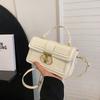 Bolsa de Mão Retrô Estilo Hong Kong Verão 2024 Nova Bolsa Feminina Bolsa de Ombro com Textura Transfronteiriça Bolsa Transversal com Padrão de Pedra Personalizado
