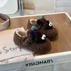 Sapatos Infantis de Algodão 2026 Inverno Novo Estilo Meninas Desenho Animado Fofo Mocassins de Lã de Cordeiro para Crianças de Média e Mais Velhas Sapatos Quentinhos Peludos