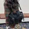 Bolso de Hombro Versátil Retro de Gama Alta, Bolso Tachonado de Gran Capacidad, Nuevo Bolso Cruzado tipo Almohada para Viajes Diarios de Mujer 2026