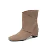 Botas Chelsea de couro com fivela de design exclusivo para aumentar a altura 2026 outono/inverno salto médio plataforma bico quadrado botas curtas de couro genuíno para mulheres