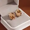 Pendientes de Terciopelo con Estampado de Leopardo Ovalados Estilo Retro de Hong Kong para Otoño e Invierno Lujo Accesible Pendientes de Gama Alta Estilo Europeo y Americano Pendientes Exagerados Personalizados
