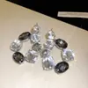 Brincos de prata com agulha europeus e americanos transfronteiriços com diamantes, formato quadrado e oval, brincos de luxo leve de alta qualidade, brincos de design de nicho para mulheres