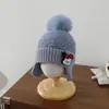 Chapéu de lã fofo coreano para crianças de meia-idade e mais velhas, chapéu com proteção para as orelhas de urso super adorável para crianças, chapéu de bebê à prova de vento para outono e inverno de comércio exterior
