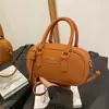 Bolsa Pequena Transfronteiriça para Mulheres 2025 Nova Outono e Inverno Bolsa Bowling para o Dia a Dia Bolsa de Ombro Transversal Versátil Retro
