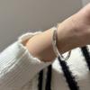 Plata de ley 925 versión coreana de diseño nicho sentido de diseño linealidad irregular corriente pulsera blogger coreana de moda INS Viento pulsera