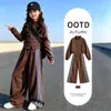 Conjunto de otoño para niñas 2026 nuevo estilo, un conjunto de sudadera de dos piezas moderno y casual para niñas mayores, perfecto para looks deportivos y elegantes