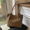 Bolso Retro de Aspecto Elegante para Mujer 2025 Invierno Nuevo de Moda Bolso de Hombro de Gran Capacidad Bolso Tote Versátil y Moderno para Viajar