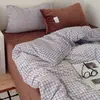 Conjunto de Roupa de Cama Retro de Inverno com Bolinhas Creme Veludo Leiteiro Quatro Peças Lençol de Cama Veludo Coral Capa de Edredom Lençol com Elástico Conjunto de Três Peças