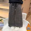Calça de Fleece para Meninas Outono e Inverno 2025 Nova Estilo Coreano Bebê Menina Casual Calça Estampada Leopardo Street Kids Calça Reta Infantil