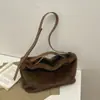 Bolso de Mano de Felpa Estilo Ins de Alto Valor para Mujer 2026 Nuevo Elegante Bolso Cruzado Lindo Muñeco Bolso Cubo Peludo