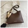 Bolsa Tote Feminina Exquisita e Simples de Grande Capacidade 2025 Primavera Nova Retrô Axila Commuter Estilo Fashion Bolsa de Ombro