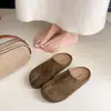 Mocasines bajos cerrados de ante con punta dividida, únicos y modernos, para mujer, sandalias casuales slip-on cómodas y versátiles