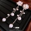Brincos de cristal com borla de pérolas e flores de agulha de prata, brincos de temperamento da moda francesa, brincos de nicho de alta qualidade, atacado de mulheres