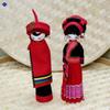 Muñeca étnica china de Yunnan Muñeca de pareja Yi decoración para coche de bodas mesita de noche decoración del hogar para bebé
