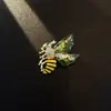 2026 Nova Moda Broche de Abelha de Luxo Estilo Retrô Personalidade Broche Animal Inseto Pin Acessório para Casaco
