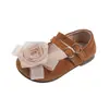 Sapatos Mary Jane florais para meninas, coleção primavera/outono 2026, com fecho de fivela, sola macia, estilo princesa, camurça retrô, sapatos de bico raso para meninas pequenas