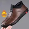 Sapatos Masculinos Woodpecker Inverno Cano Médio Forrado com Lã Quentes de Algodão Sapatos Masculinos Solado Macio Outdoor Casuais de Couro de Algodão Sapatos de Pai Masculinos