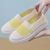 Zapatos de verano para mujer color dopamina con grulla de almohada blanca son refrescantes, cómodos, transpirables, sin cordones, ligeros, de suela gruesa y adecuados para madres