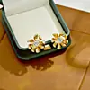 Pendientes de Plata con Cierre de Mariposa, Estilo Francés Retro Floral con Goteo de Aceite y Circonitas, de Lujo Ligero, Versátiles, Accesorios de Nicho de Moda