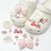 Zapatos Croc 2025 Accesorios Sencillos Ins Corazón Girly Zapatos Croc Hebillas de Zapatos Lindas de Gama Alta Versátiles Flores para Zapatos
