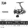 Carrete de Spinning Daiwa 24 Exceler Lt Dawa Slant para Pesca en el Mar, Pesca en Rocas y Pesca Deportiva con Señuelos Profesional