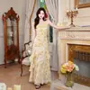Vestido Suspensório Floral Amarelo com Estilo Suave, Caimento Justo, Efeito Emagrecedor, Design com Babados, Vestido Longo para Mulheres
