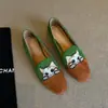 Mocasines de un solo paso para mujer, planos, para usar al aire libre, zapatos sueltos, piel suave, gatito, piel suave bordada, sencillos, estilo nuevo, cómodos