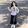 Conjunto de Dos Piezas de Dibujos Animados de Moda para Otoño y Primavera para Niñas Mayores: Sudadera con Retazos a Cuadros y Pantalones Casuales de Pierna Ancha