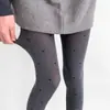 Meia-calça Cinza de Bolinhas para Mulheres, Adequada para Primavera, Outono e Inverno, Leggings Série Cinza com Design de Coração, Estilo Miu, Leggings Versáteis para Usar por Cima