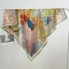 Lenço Quadrado Grande de Seda Sintética 110*110cm Primavera/Outono Estilo Coreano Lenço Quadrado Versátil Lenço de Seda para Mulheres Lenço de Ombro Toalha de Praia