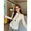 Camiseta feminina de manga comprida com estampa de bolinhas damasco e renda, gola borboleta, estilo early autumn, slim fit, top versátil, tendência do Instagram