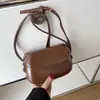 Bolsa Sela Super na Moda Pequena para Mulheres com Design Único, Nova Bolsa de Ombro Transversal Primavera/Verão 2026, Vermelho de Alta Qualidade Moda
