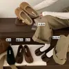 Sapatos Retro de Camurça com Estampa de Leopardo, Bico Redondo, Tira Única, Bico Dividido, Pata de Porco, com Pelúcia Adicionada, Sapatos Mary Jane Birkenstock Femininos para Outono e Inverno