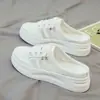 Pantuflas blancas para mujer 2026 modelo nuevo, de malla transpirable, punta cerrada, plataforma de suela gruesa, moda, antideslizantes, zapatos blancos, venta al por mayor de comercio exterior