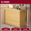 Mostrador de bar de restaurante, caja registradora, tienda pequeña simple y moderna de ropa, tienda de conveniencia, recepción de empresa, mesa de caja de catering