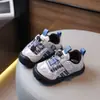 Zapatos para Niños 2026 Otoño/Invierno Nuevos Zapatos de Malla Antideslizantes Resistentes al Desgaste Casuales Zapatos Deportivos para Niños y Niñas Velcro Estudiante Zapatos para Correr