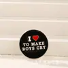 Nova Insígnia de Metal Coração Preto Liga de Zinco Pintura Criativa Europeia e Americana Letra Inglesa Broche Pin para Roupa Bolsa