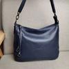 Bolsa Feminina Transfronteiriça de Couro Genuíno 2026 Bolsa de Ombro Transversal de Couro Bovino de Primeira Camada Bolsa Pequena Feminina Versátil Leve